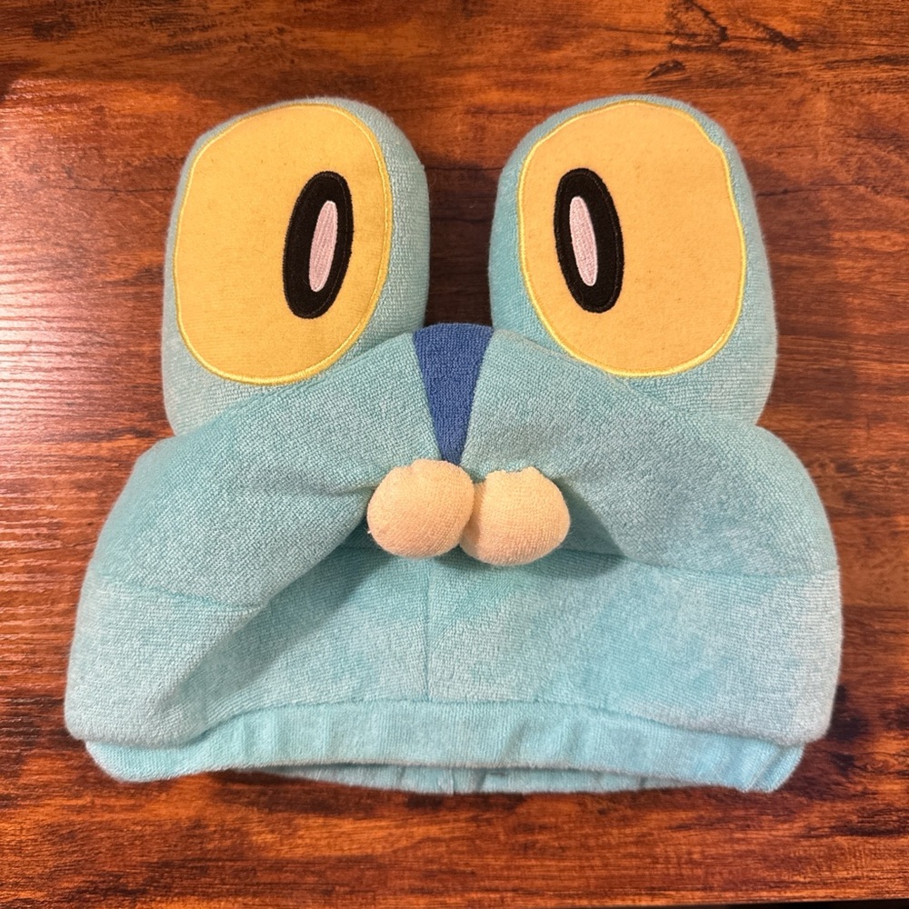 Pokemon Blue and Yellow Froakie Hat